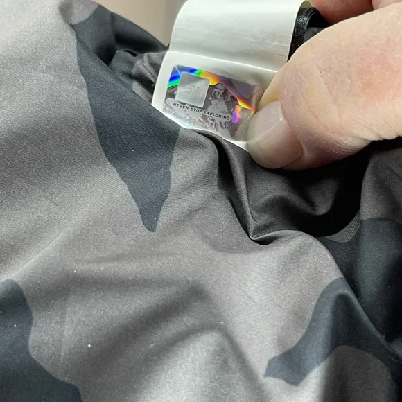 The North Face Black Lightweight Jacket Sz M NWOT - Picture 6 of 6